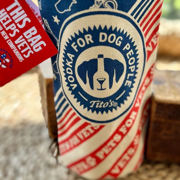 Tito’s Dog Lover’s Bag - Picture 2 of 4